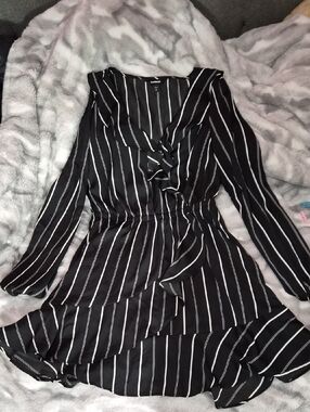 Express Black & White Striped Long-Sleeve Wrap Dress Size Small